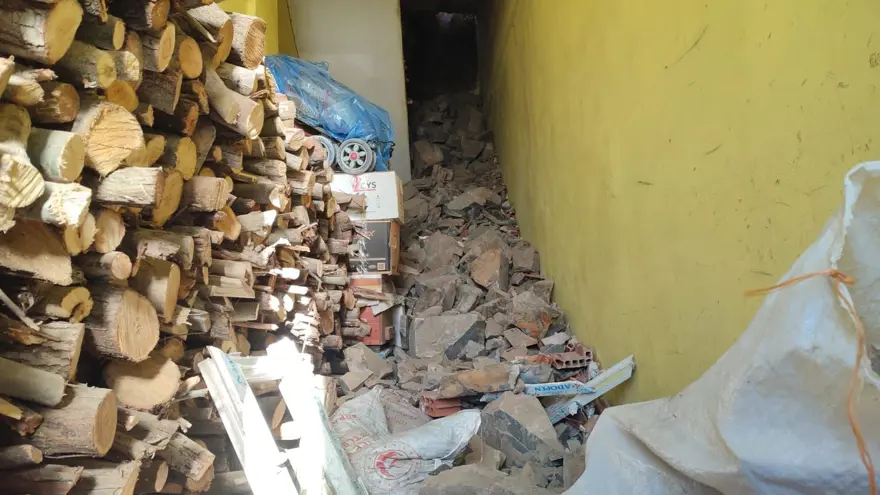 Uzundere'de sabaha karşı göçük meydana geldi: Ev ve iş yerleri zarar gördü 2