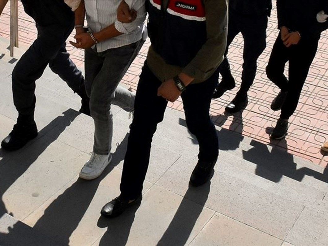 Manisa'da uyuşturucu operasyonu: 3 tutuklama
