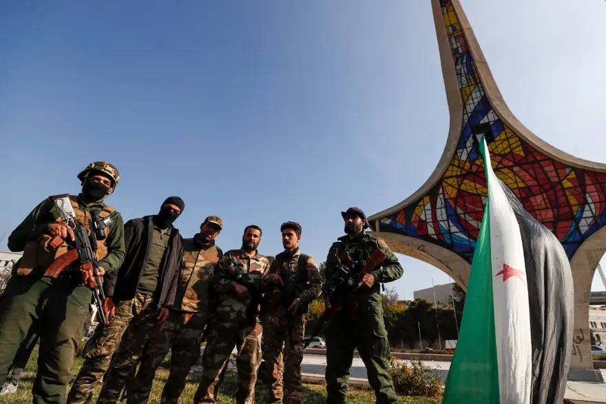 Geçici Başbakan El Beşir marta kadar görev yapacak: Suriye'de muhalifler şehirlerden çekiliyor 