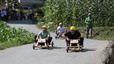 Rize'de tahta arabalar "Laz Ralli"de yarıştı