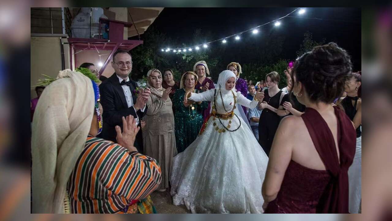 3 gün 3 gece düğün yaptırdı, 4 milyonluk altınlarla kaçtı