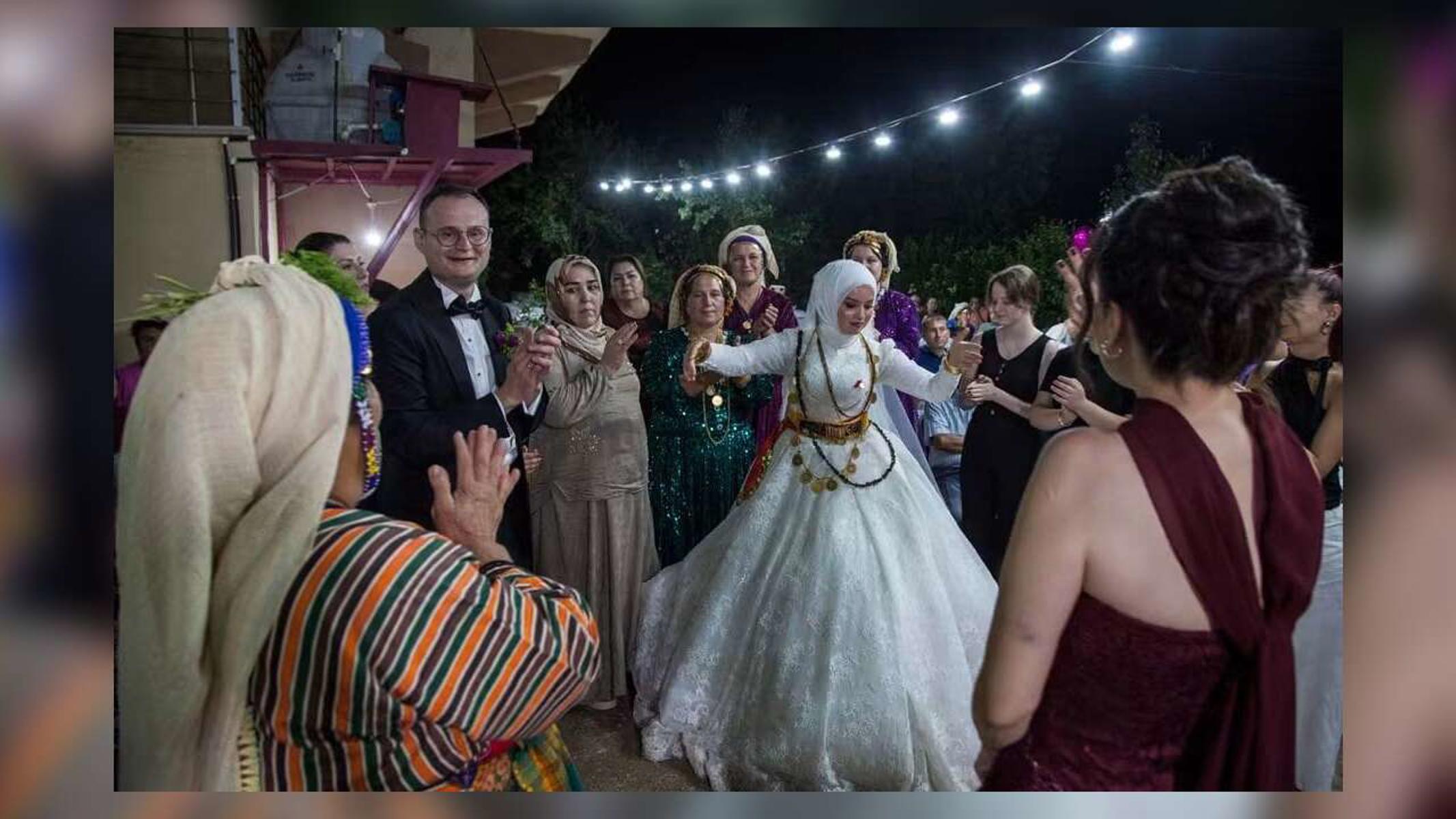 3 gün 3 gece düğün yaptırdı, 4 milyonluk altınlarla kaçtı
