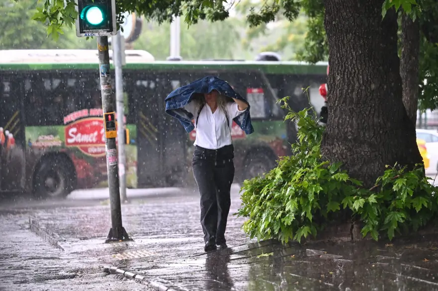 Meteorolojiden 9 il için sarı kodlu uyarı: Kuvvetli sağanağa dikkat! (İstanbul, Ankara, İzmir hava durumu) 2