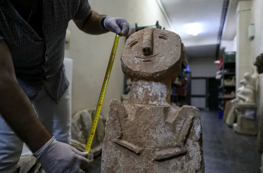 İzmir'de 11 bin 500 yıllık heykel bulundu 8