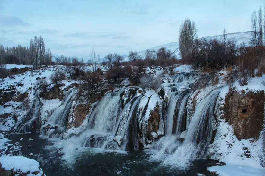 Muradiye Şelalesi beyaza büründü 3 Muradiye Şelalesi beyaza büründü 3
