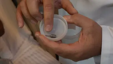 Öksürük ve balgam şikayetiyle hastaneye gitti, erken müdahaleyle kurtuldu: İzmir'de akılalmaz olay