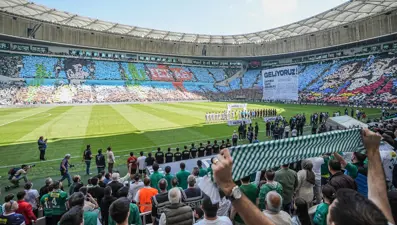 Şampiyon Bursaspor, kupasına 45 bin taraftarı önünde kavuştu