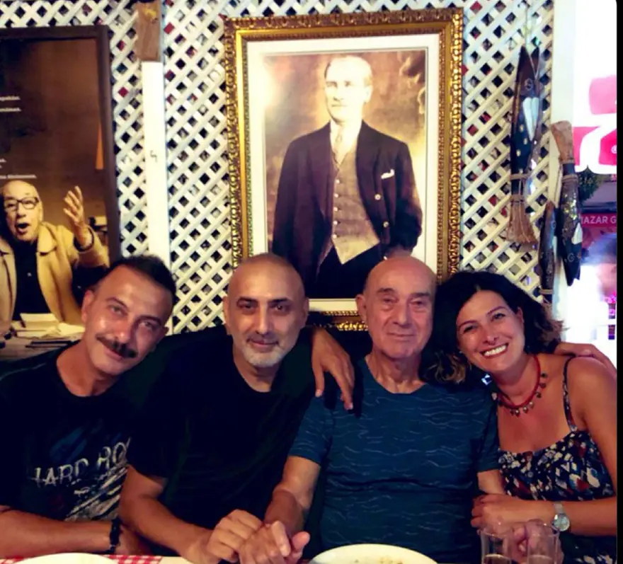 Oyuncu Hakan Yılmaz’ın babası son yolculuğuna uğurlandı 