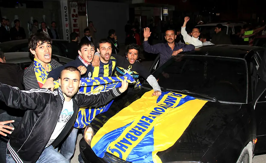 Her yer sarı lacivert 4