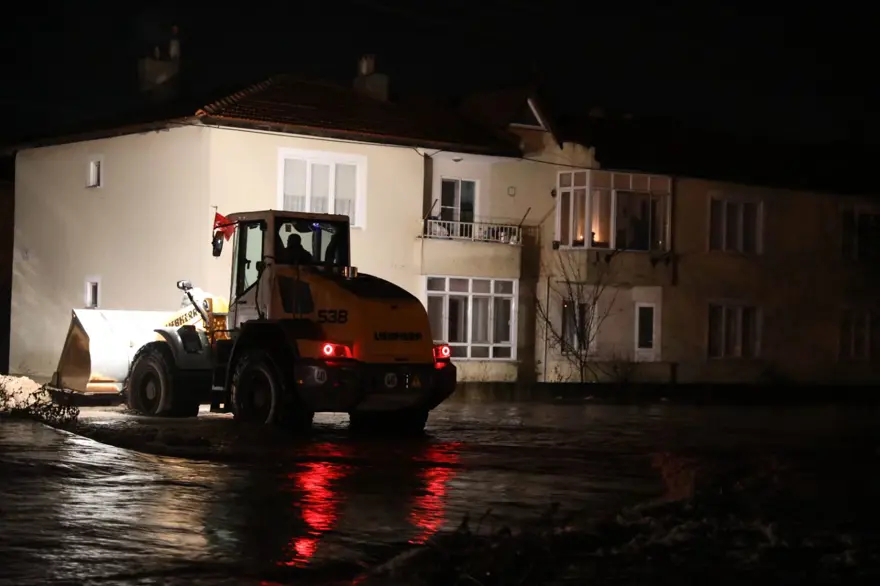 Edirne Uzunköprü'de dere taştı: Mahsur kalanlar kurtarıldı 12