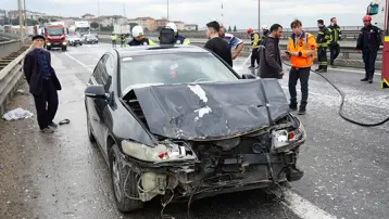 Trafik durdu. TEM Otoyolu'nda 7 araç birbirine girdi