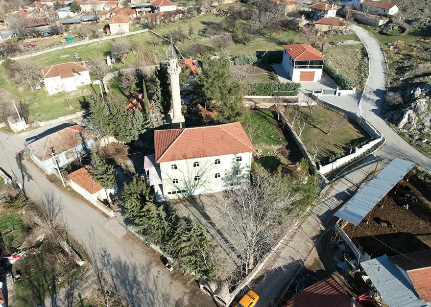 25 yıl önce arazilerini bağışlayıp cami yaptırdılar. Şimdi icralık oldular 25 yıl önce arazilerini bağışlayıp cami yaptırdılar. Şimdi icralık oldular