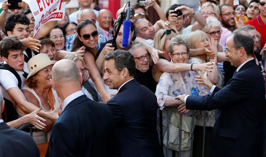 Sarkozy'den gövde gösterisi 5 Sarkozy'den gövde gösterisi 5