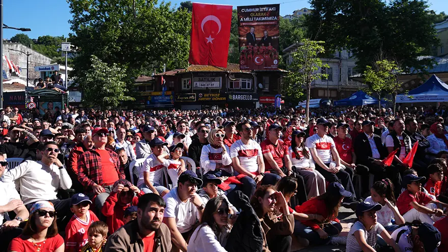 YKS nedeniyle meydanlara dev ekranlarda milli maç yayını yapılmayacak YKS nedeniyle meydanlara dev ekranlarda milli maç yayını yapılmayacak