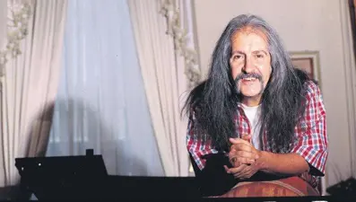 Barış Manço'nun 50 yıl önce bestelediği Cumhuriyet'in 100. yıl marşı bugün sahnede