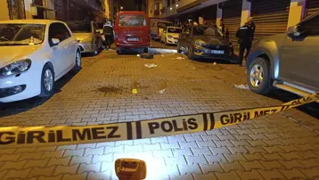 Seyir halindeki minibüse kanlı pusu