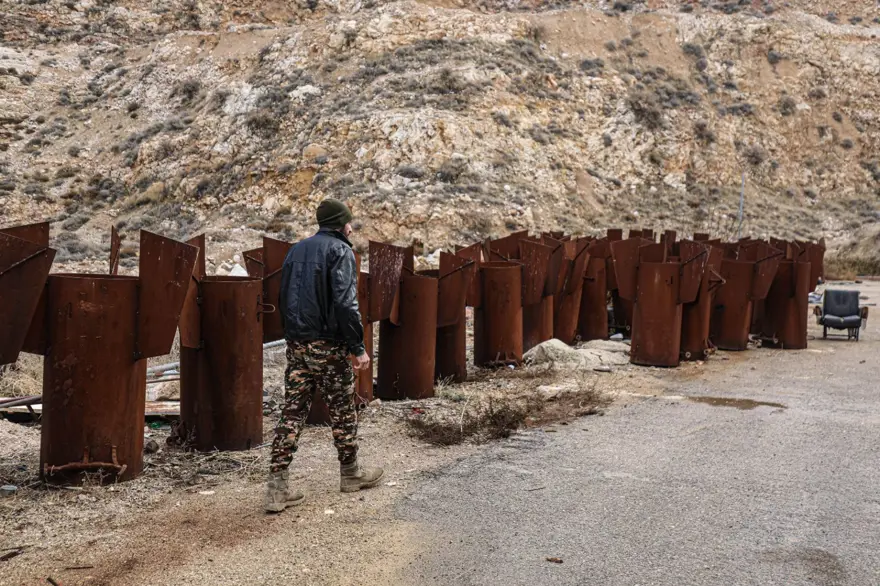 Esad'ın katliam tesisi görüntülendi! Halka yasaklanan Kasyun Dağında varil bombaları üretti 1 Esad'ın katliam tesisi görüntülendi! Halka yasaklanan Kasyun Dağında varil bombaları üretti 1