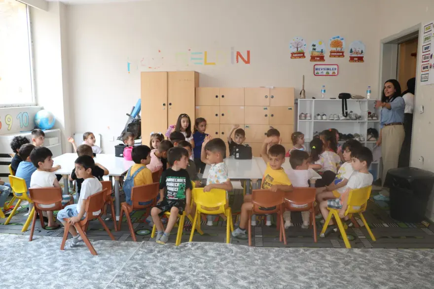 6 yıl sonra evlat hasretleri sonlanmıştı: Dördüzler okula başladı 3