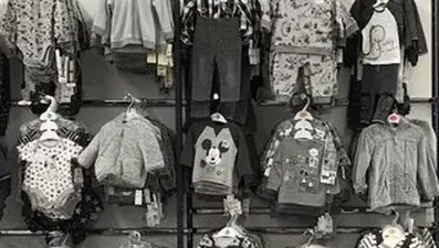 Fotoğraf renkli mi, siyah-beyaz mı? (Şaşırtıcı optik illüzyon)