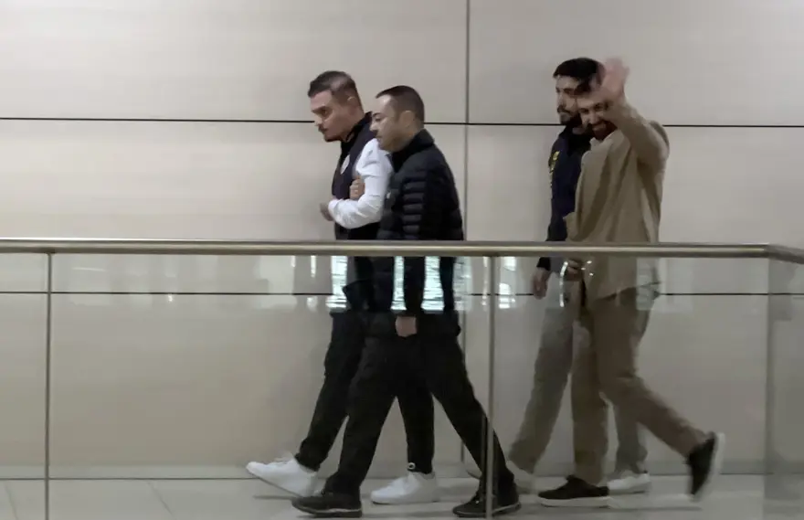 Yasa dışı bahis sitelerindensokakta reklam: Üç şüpheli gözaltına alındı 