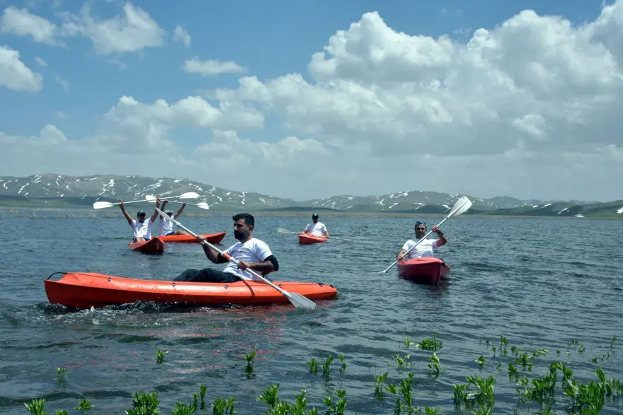 keşiş gölü, van gezilecek yerler, erek dağı, van kano 14
