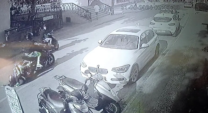 Trafik magandasının tekerlek şovu kaza getirdi 4