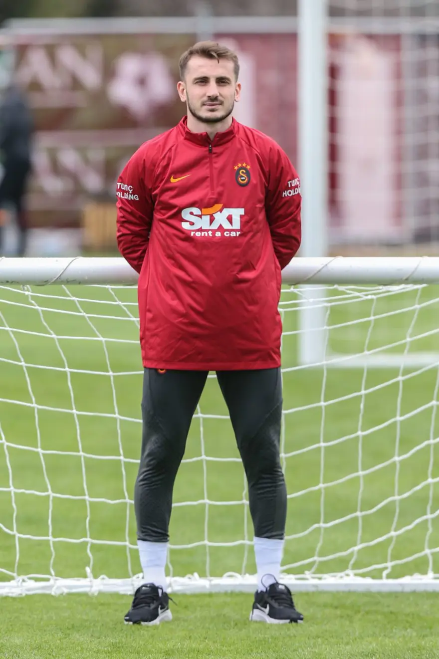 Galatasaray'ın milli futbolcusu Kerem Aktürkoğlu'ndan transfer açıklaması: Avrupa'ya gitmek istiyorum 5 Galatasaray'ın milli futbolcusu Kerem Aktürkoğlu'ndan transfer açıklaması: Avrupa'ya gitmek istiyorum 5