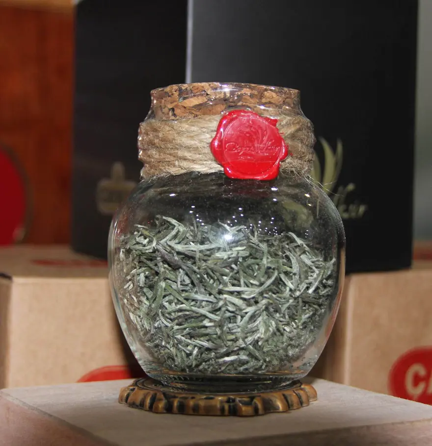 Beyaz çay hasadı başladı (Kilosu 4 bin 500 lira) 14 Beyaz çay hasadı başladı (Kilosu 4 bin 500 lira) 14