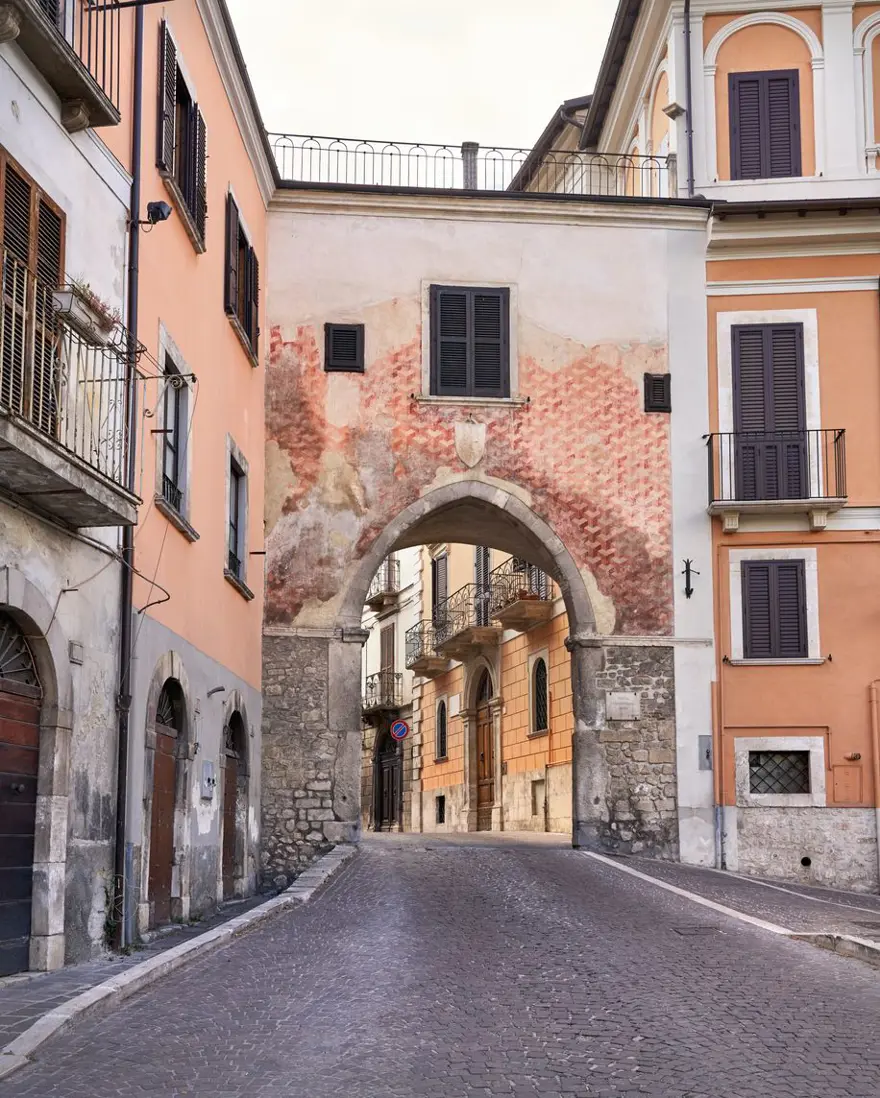 İtalya’da 1 Euro’ya evler satışa çıktı: 630 binadan 250'si satılıyor 13