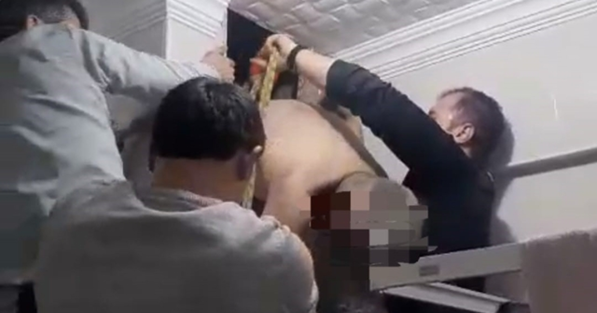 Film gibi olay: Eşine ulaşmak için girdiği havalandırma boşluğunda sıkıştı