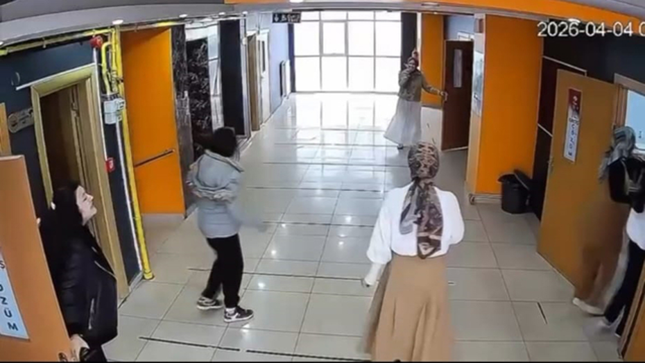 Deprem sırasında dershanede panik: Öğretmenler öğrencileri böyle tahliye etti