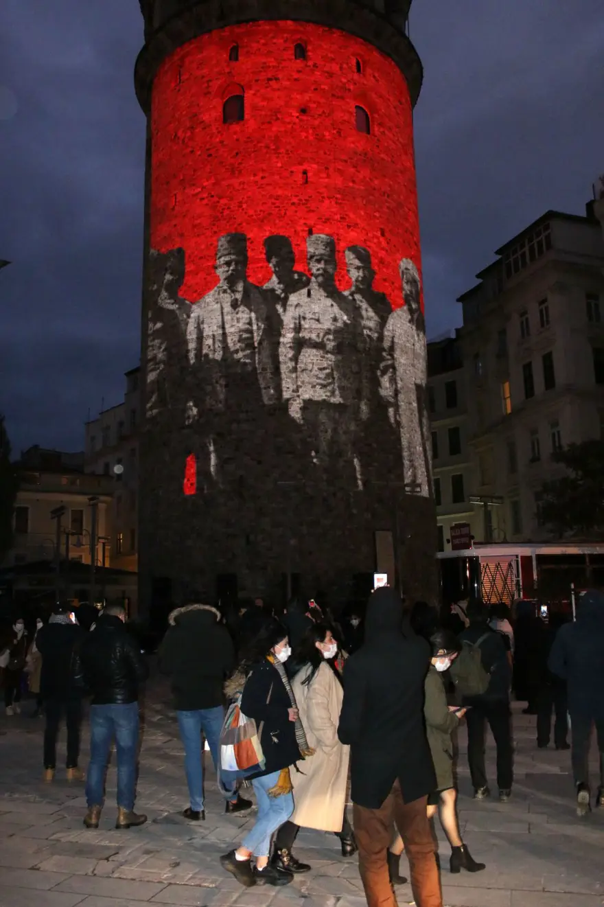 İstiklal Marşı'nın kabulünün 100'üncü yılına özel Galata Kulesi'nde gösteri 4