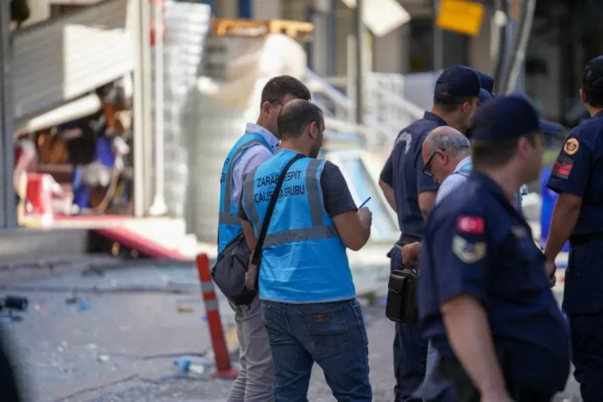 İzmir Torbalı’da patlama sonrası hasar tespit çalışmalarıbaşladı 2