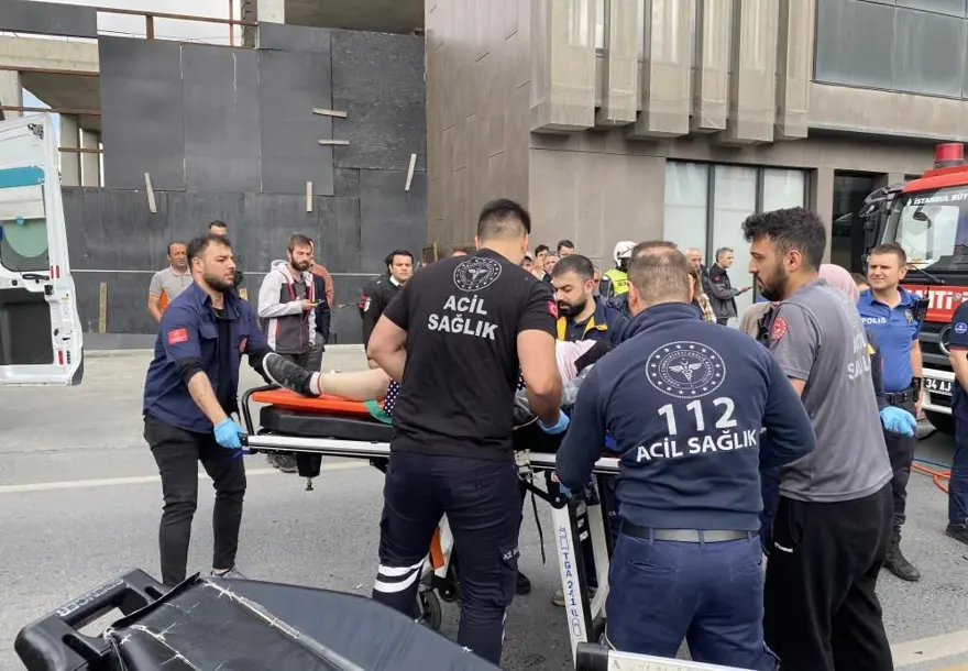 BasınEkspres yan yoldaki zincirleme kazada 2 can kaybı 3