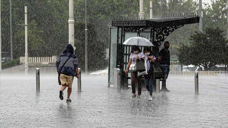 Kuvvetli sağanak geliyor: AKOM'dan İstanbul için saat verildi (Bugün hava nasıl olacak?) 9