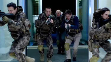 Börü filminin fragmanı: Bu gecenin çamurunu Türk üniformasına bulaştırmam