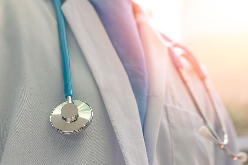 Eşcinselliğe "hastalık" diyen Türk doktor görevden alındı