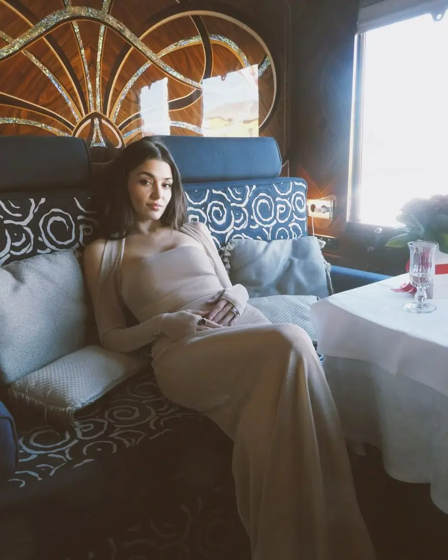 Hande Erçel'den Roma-Paris treninden yeni kareler 3