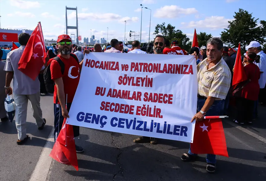 Köprüde Milli Birlik Yürüyüşü 17 Köprüde Milli Birlik Yürüyüşü 17
