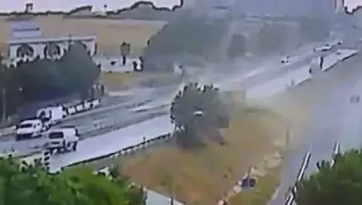 Büyükçekmece'de yolu kapatan kaza