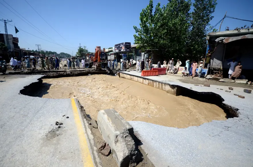 Pakistan'da sel felaketi: Can kaybı bini aştı 10