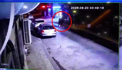 Üç kardeşin Darıca sahilinde gizemli ölümü. Tek renk giyinmişler, kol kola yürümüşlerÜç kardeşin Kocaeli Darıca sahilindeki ölümünün ardından bazı sorular yanıtsız kaldı. Kardeşlerin tek renk giyindiği, kol kola yürüdüğü son görüntüleri dikkati çekti.