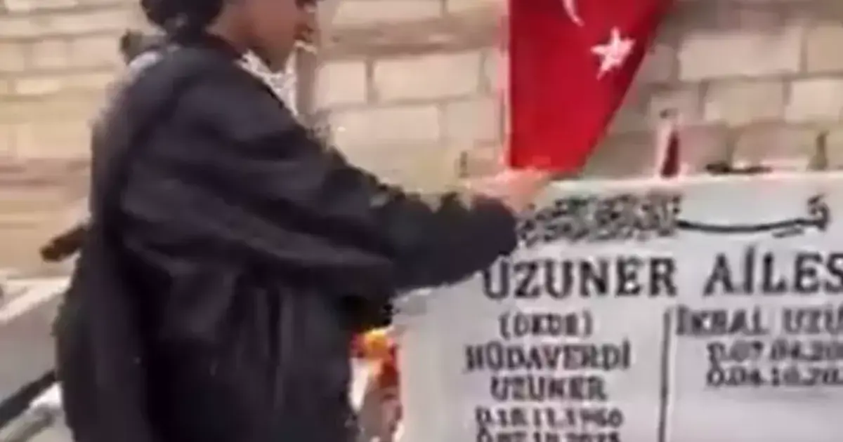 İkbal Uzuner’in mezarı başında uygunsuz hareketlerde bulunan 2 şüpheli gözaltında