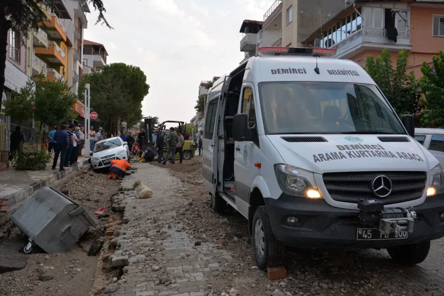 Manisa'yı sağanak vurdu 4