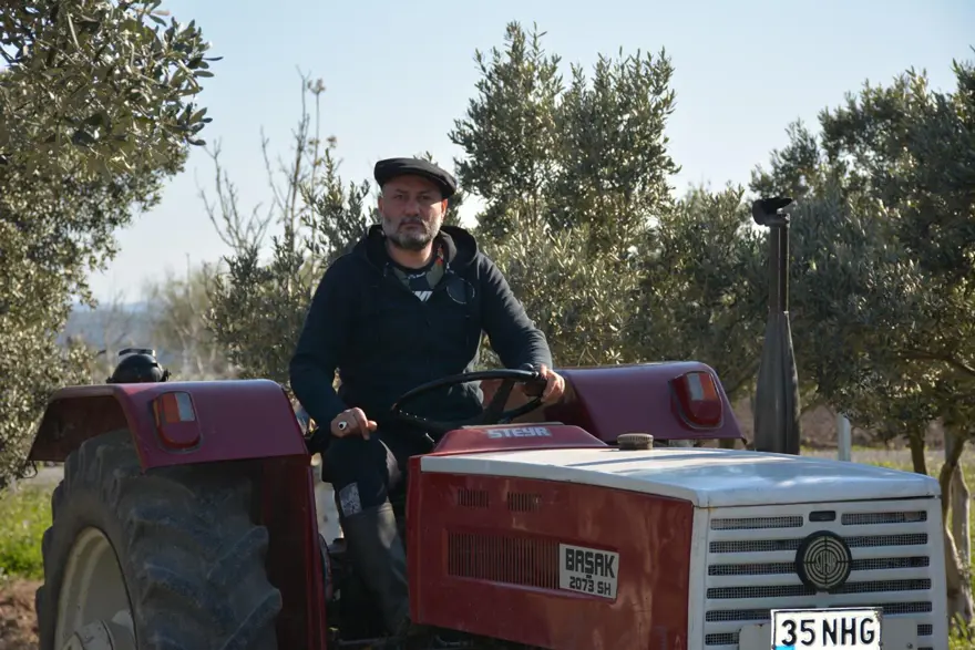 Hüsnü Şenlendirici çiftliğinde köy hayatı yaşıyor 7