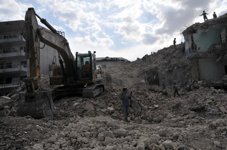 Hakkari'de 1300 bina yıkıldı 4