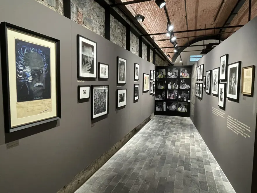 Ara Güler arşivinden edebiyatçı portreleri sergisi Bir Avuç Güzel İnsan sanatseverle buluştu 4