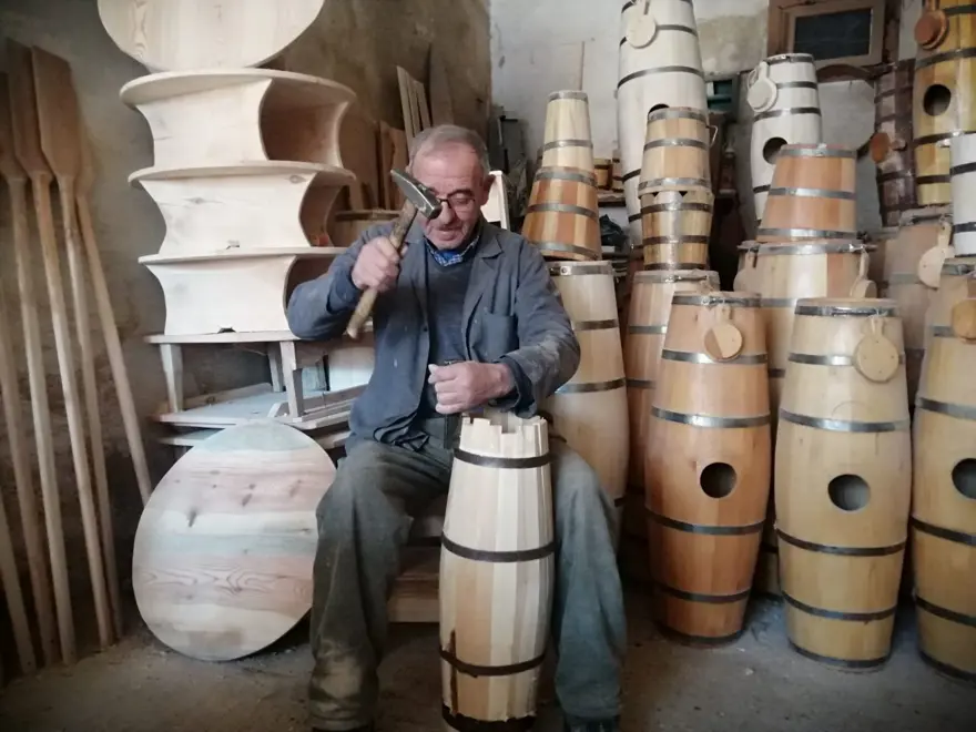 Mesleğin son ustası: 50 yıldır hem geçimini sağlıyor hem de bir geleneği yaşatıyor 