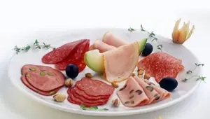 "Alkol ve işlenmiş et ürünleri kanser riskini artırıyor"