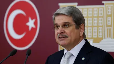 İYİ Parti'li Aytun Çıray, milletvekili adaylığından çekildi